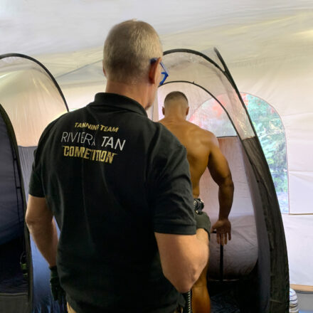 Tan en cabine Riviera Tan Compétition